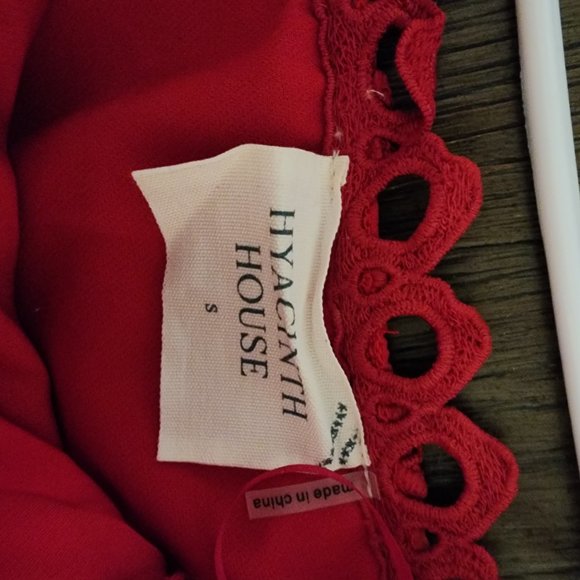 Tuckernuck- Hyacinth House Red Lace Midi Dress NWOT Small - Picture 4 of 7